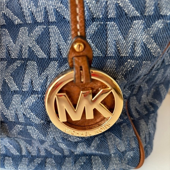 Michael Kors NWT Marina Signature Print Denim & Leather Drawstring Bucket Bag - Picture 2 of 13